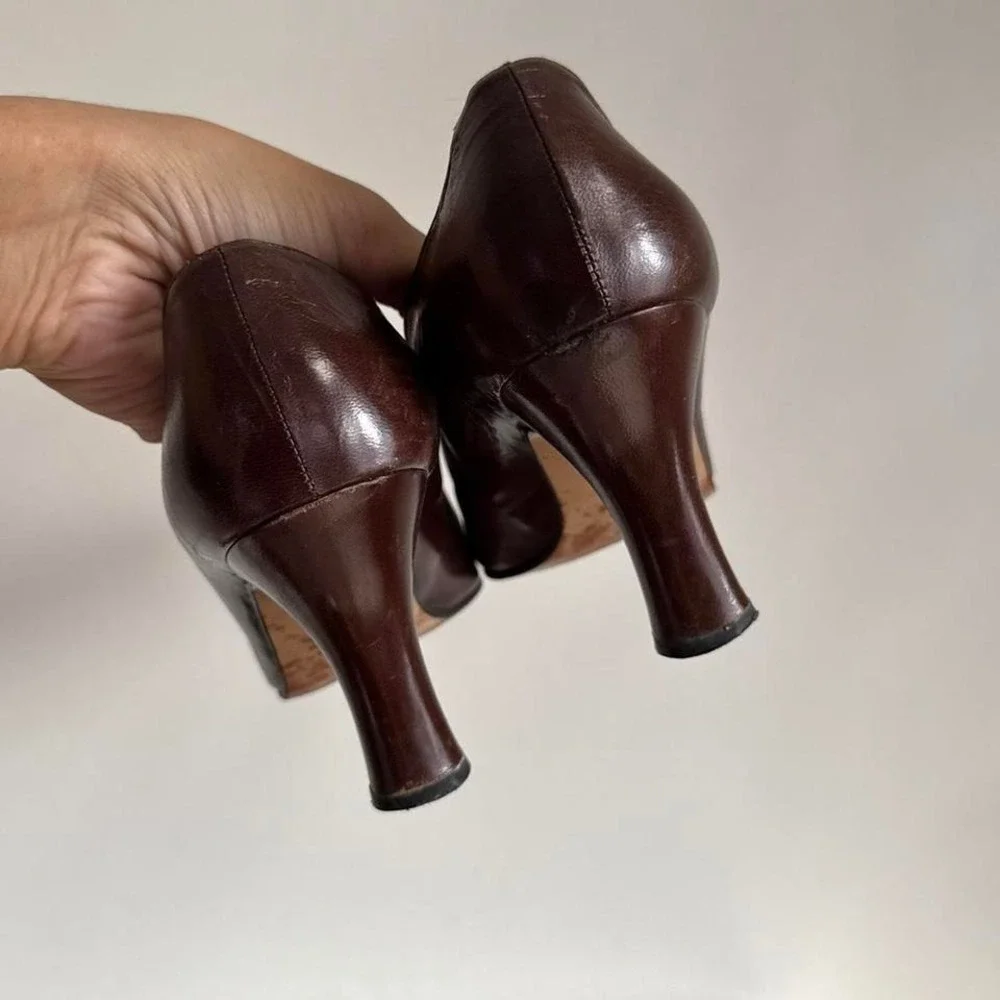 Vintage chocolate brown leather heels size 6.5 narrow gold 90s - Picture 6 of 6
